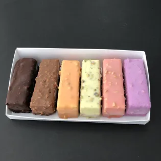 Box of 6 mousse desserts "Just to Tea" in Edmonton | TISTO CAKES