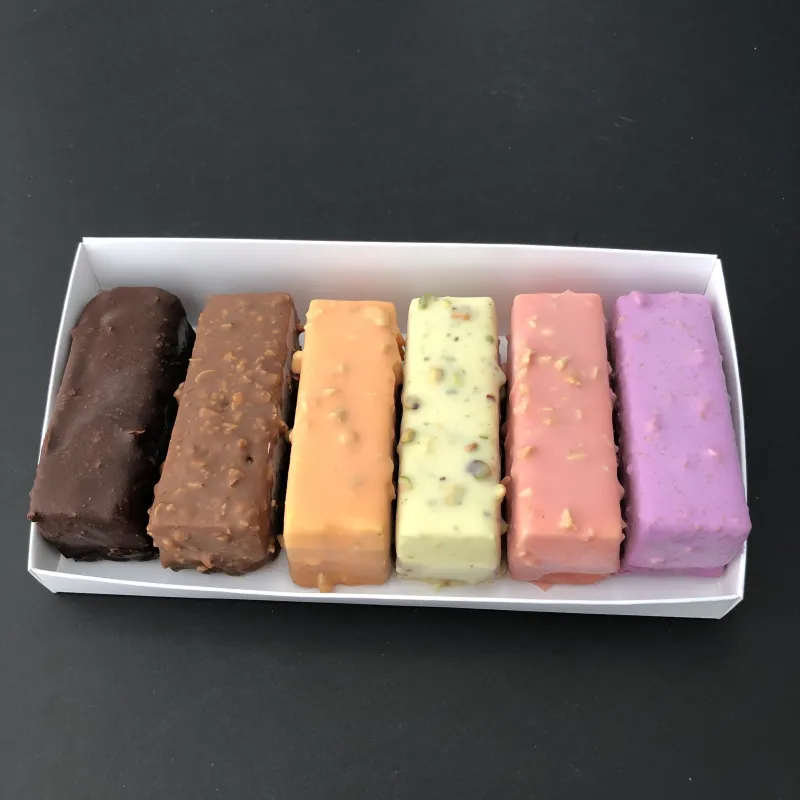 Box of 6 mousse desserts "Just to Tea" in Edmonton | TISTO CAKES
