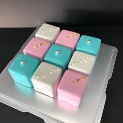 Cube cake 900